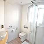 Eight Point Living Br6 - Holiday home *