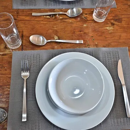 Eight Point Living Br6 - *